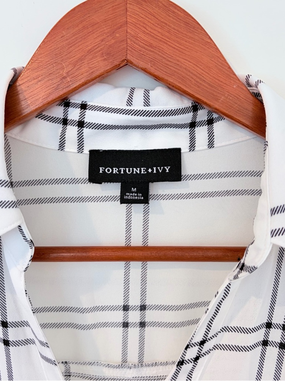 Fortune + Ivy Plaid Button Down Blouse M Minimalist Officecore Clean Girl Top - Picture 2 of 9